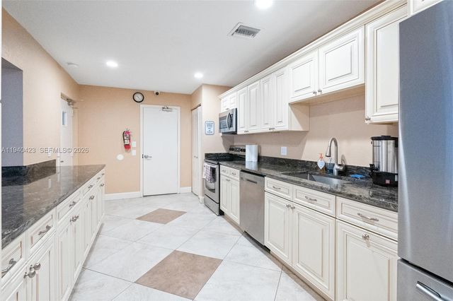 1020 Country Club Drive 206, Margate, FL 33063