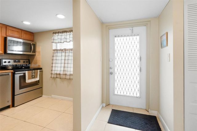 1020 Country Club Drive 206, Margate, FL 33063