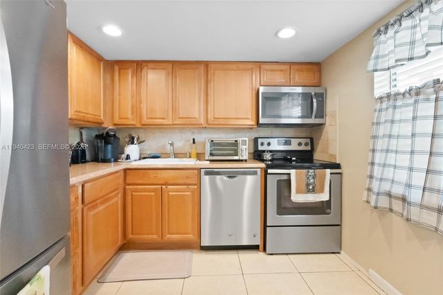 1020 Country Club Drive 206, Margate, FL 33063