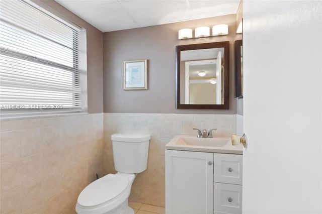 1020 Country Club Drive 206, Margate, FL 33063