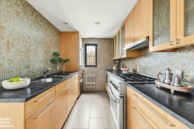 161 W 61ST Street 21EF, New York City, NY 10023
