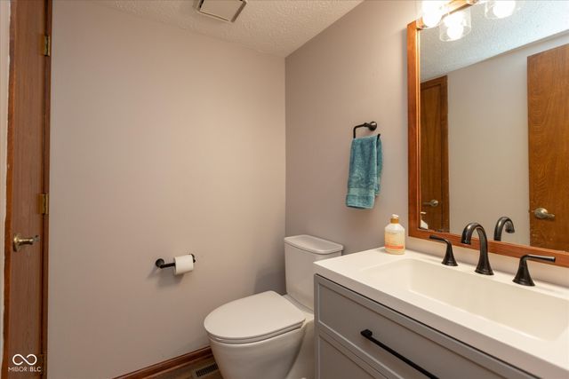 1967 Rudgate Drive, Avon, IN 46123