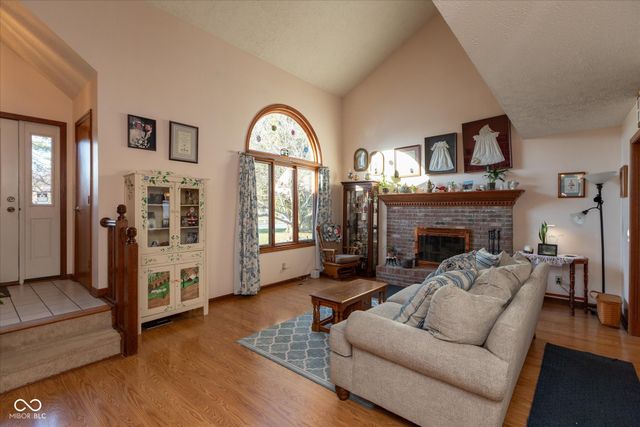 1967 Rudgate Drive, Avon, IN 46123