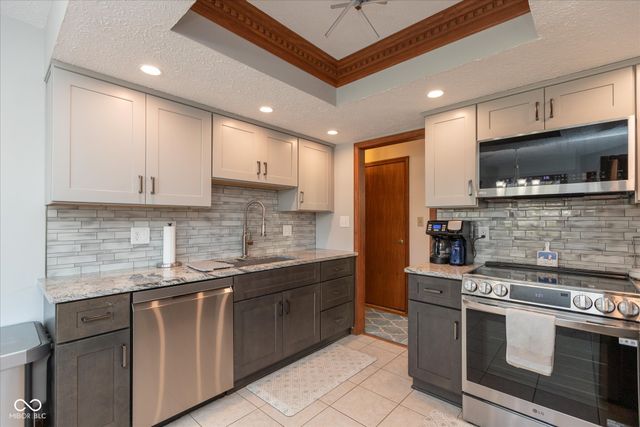 1967 Rudgate Drive, Avon, IN 46123