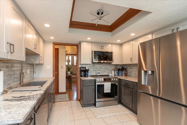 1967 Rudgate Drive, Avon, IN 46123