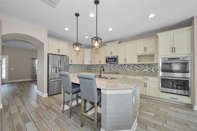 10764 PLEASANT KNOLL DRIVE, Tampa, FL 33647