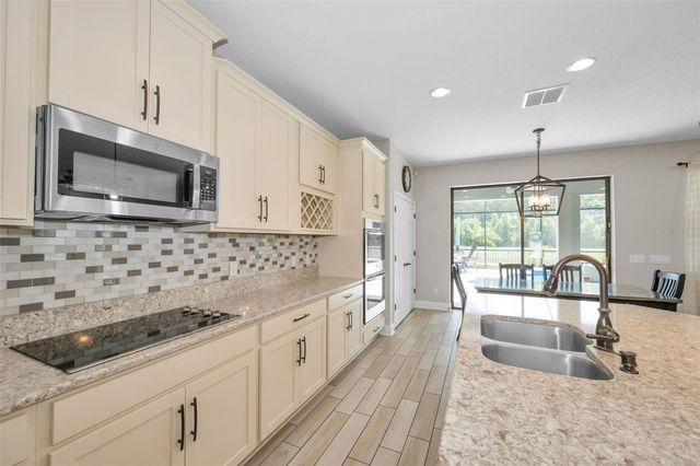 10764 PLEASANT KNOLL DRIVE, Tampa, FL 33647