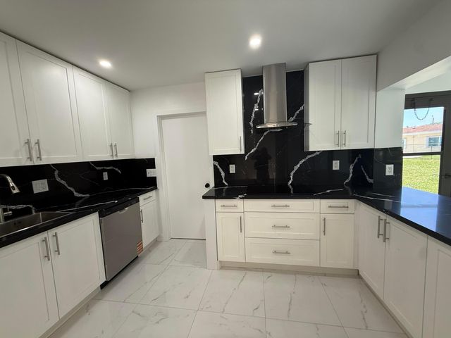 9405 NW 74TH, Tamarac, FL 33321