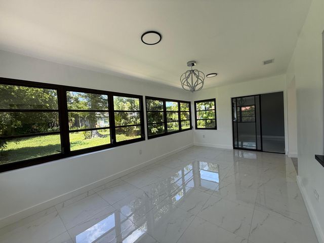 9405 NW 74TH, Tamarac, FL 33321