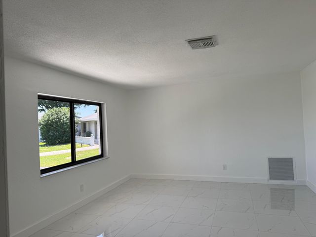 9405 NW 74TH, Tamarac, FL 33321