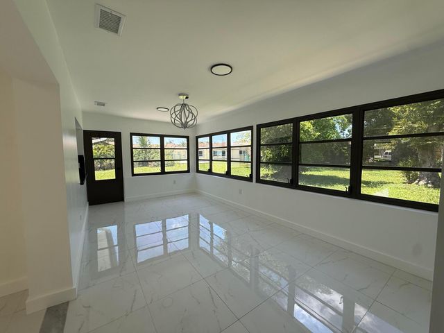9405 NW 74TH, Tamarac, FL 33321