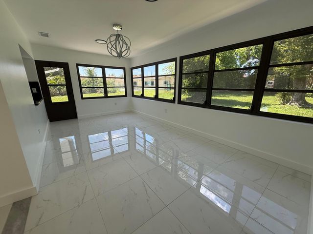 9405 NW 74TH, Tamarac, FL 33321