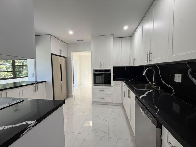 9405 NW 74TH, Tamarac, FL 33321