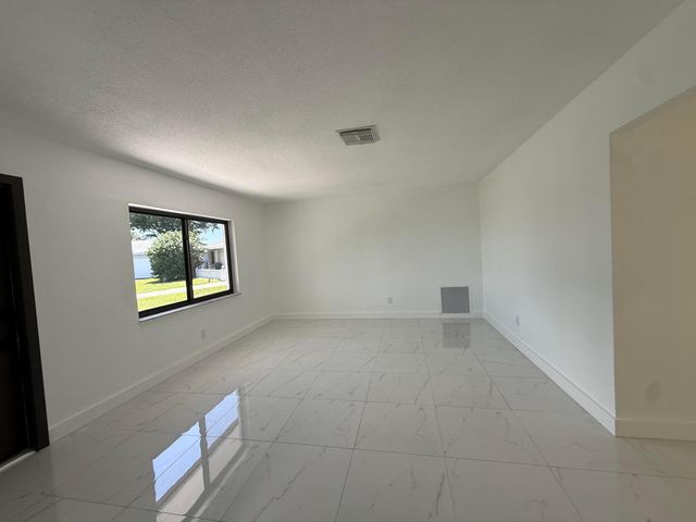 9405 NW 74TH, Tamarac, FL 33321