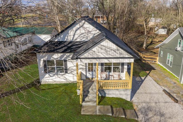 216 Church Street, White Bluff, TN 37187