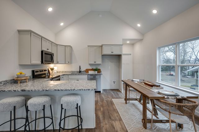 216 Church Street, White Bluff, TN 37187