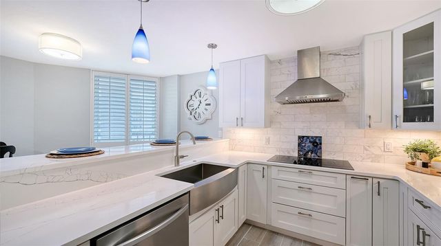 5880 MIDNIGHT PASS ROAD 907, Sarasota, FL 34242