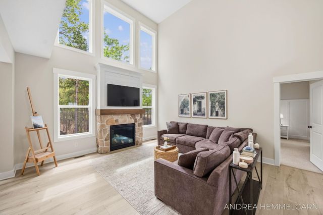 3090 Thornbury Drive, Holland, MI 49424