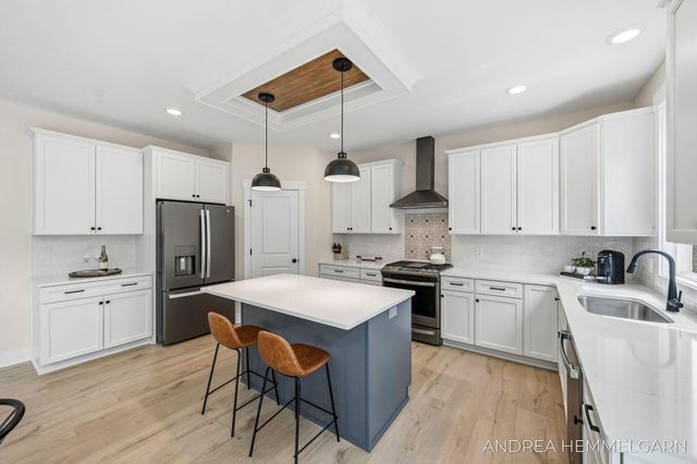 3090 Thornbury Drive, Holland, MI 49424