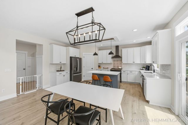 3090 Thornbury Drive, Holland, MI 49424