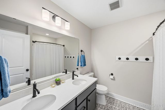 3090 Thornbury Drive, Holland, MI 49424