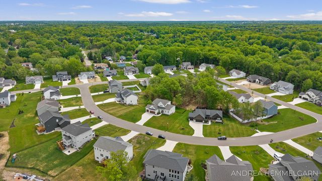 3090 Thornbury Drive, Holland, MI 49424