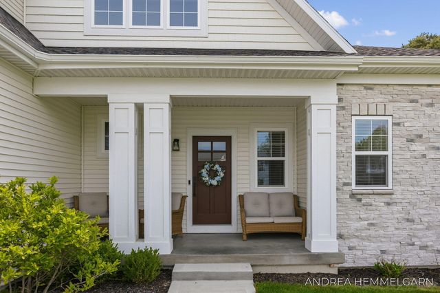 3090 Thornbury Drive, Holland, MI 49424