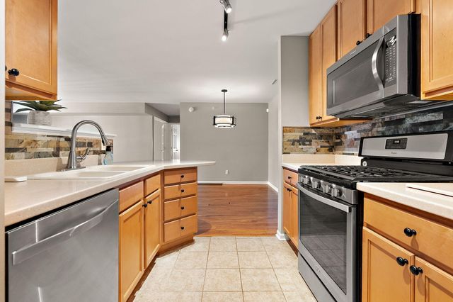 10404 White Oak Lane 2a, Munster, IN 46321