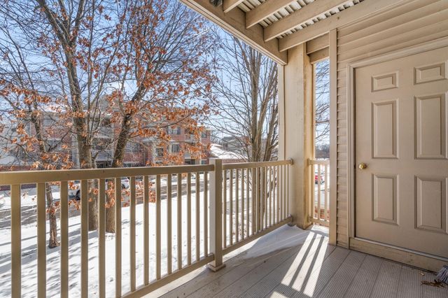 10404 White Oak Lane 2a, Munster, IN 46321