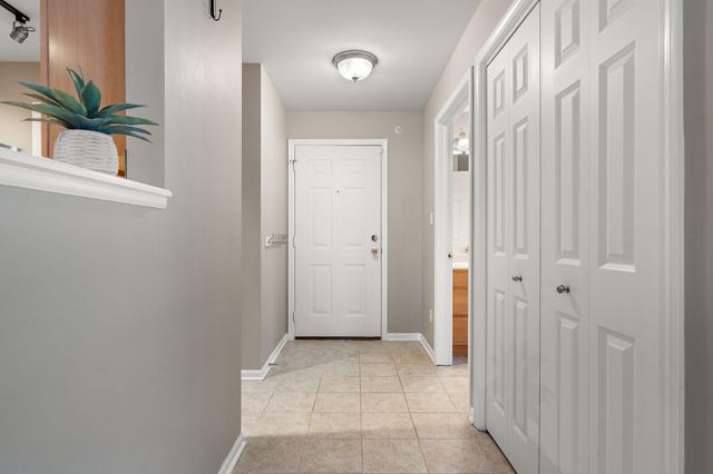 10404 White Oak Lane 2a, Munster, IN 46321