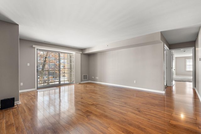 10404 White Oak Lane 2a, Munster, IN 46321