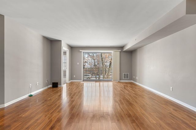 10404 White Oak Lane 2a, Munster, IN 46321