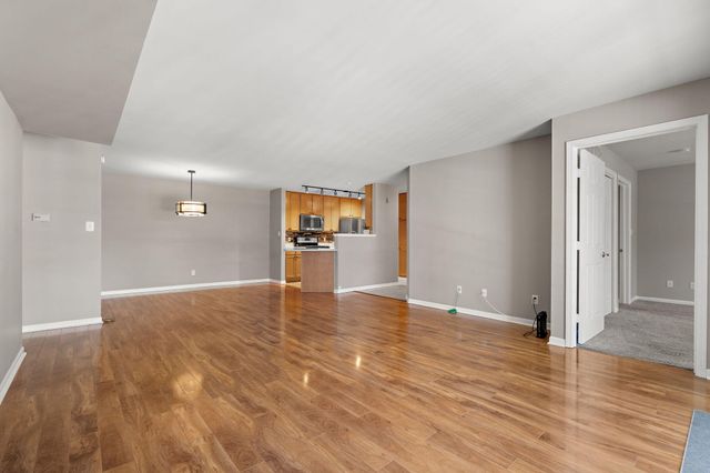 10404 White Oak Lane 2a, Munster, IN 46321