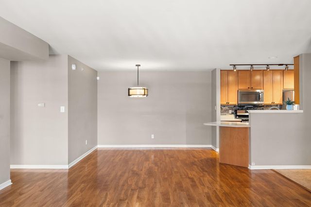 10404 White Oak Lane 2a, Munster, IN 46321