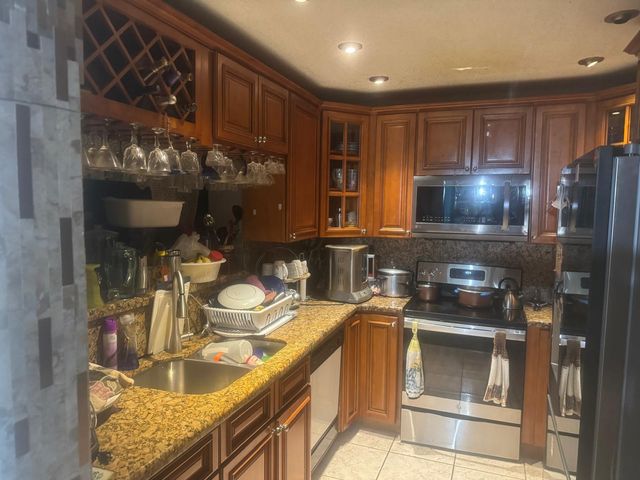 6218 NW 17th Street, Margate, FL 33063