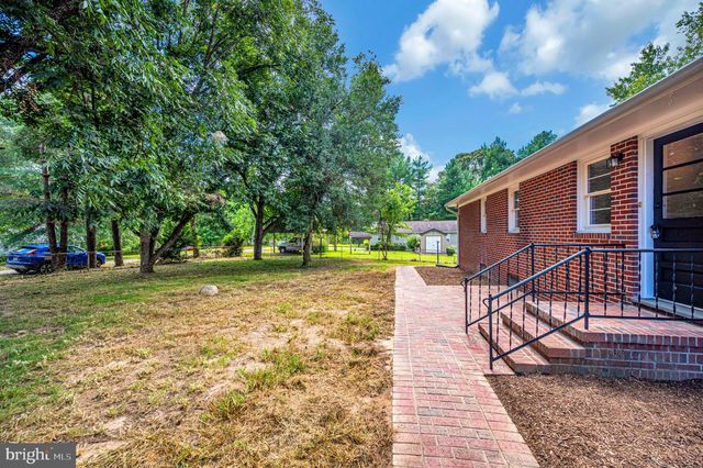 8434 PINE TREE LN, King George, VA 22485