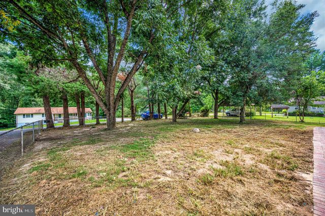 8434 PINE TREE LN, King George, VA 22485