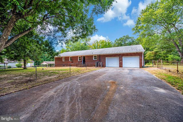 8434 PINE TREE LN, King George, VA 22485