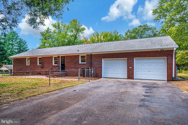 8434 PINE TREE LN, King George, VA 22485