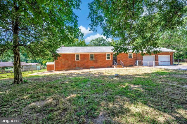 8434 PINE TREE LN, King George, VA 22485