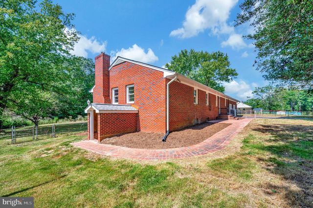 8434 PINE TREE LN, King George, VA 22485
