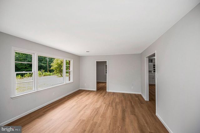 8434 PINE TREE LN, King George, VA 22485