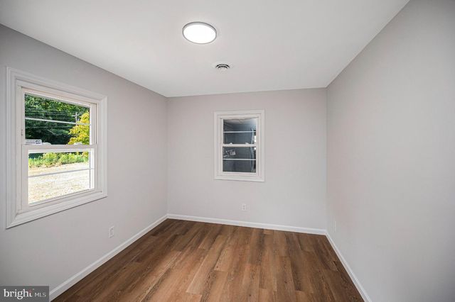 8434 PINE TREE LN, King George, VA 22485