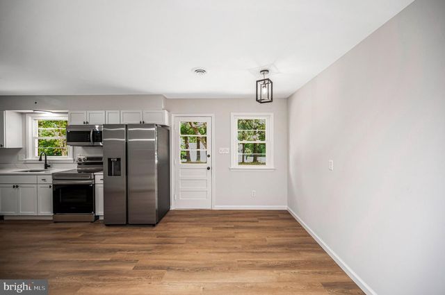 8434 PINE TREE LN, King George, VA 22485
