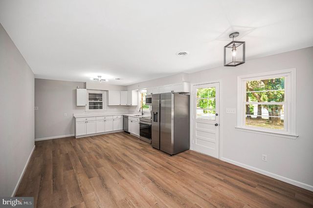 8434 PINE TREE LN, King George, VA 22485