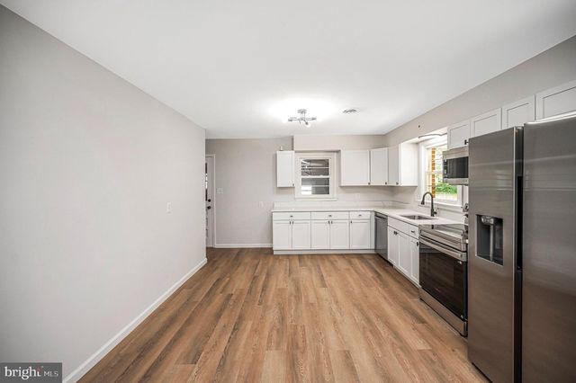 8434 PINE TREE LN, King George, VA 22485