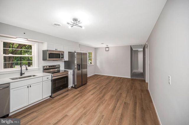 8434 PINE TREE LN, King George, VA 22485