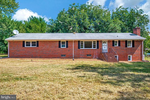 8434 PINE TREE LN, King George, VA 22485