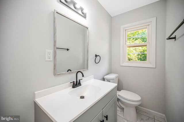 8434 PINE TREE LN, King George, VA 22485