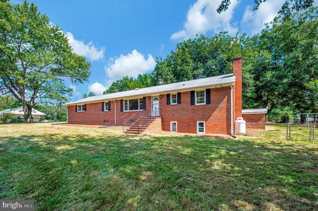8434 PINE TREE LN, King George, VA 22485